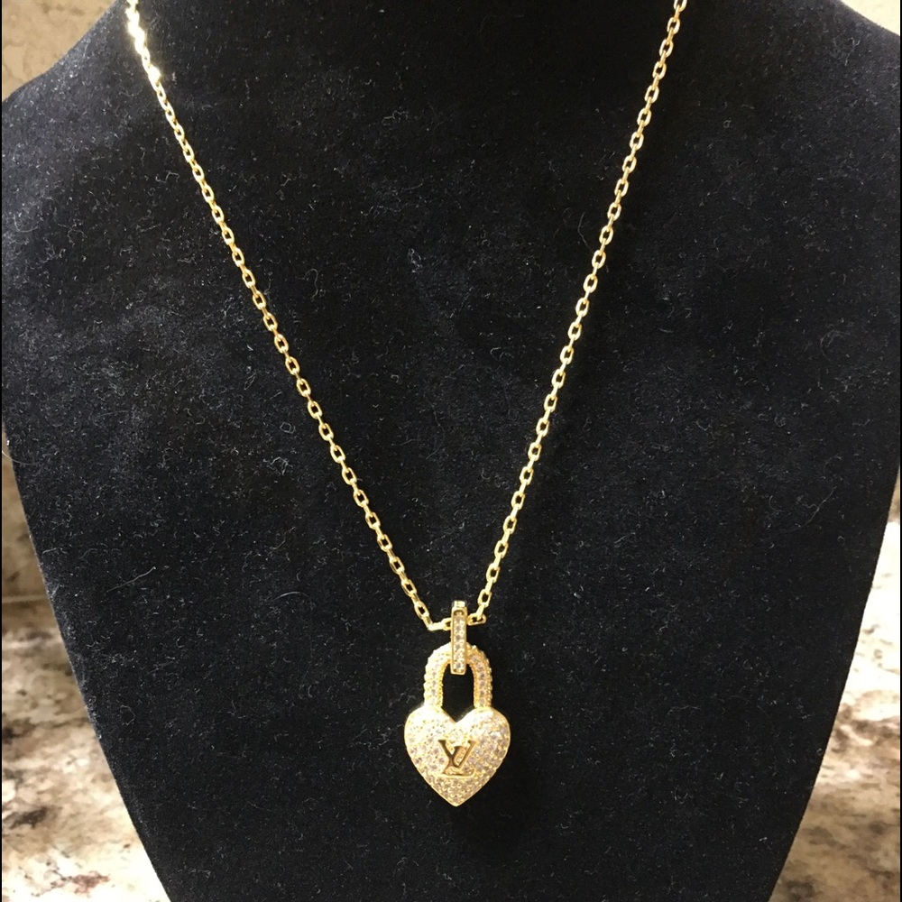 Beautiful 18 g plated Heart Necklace